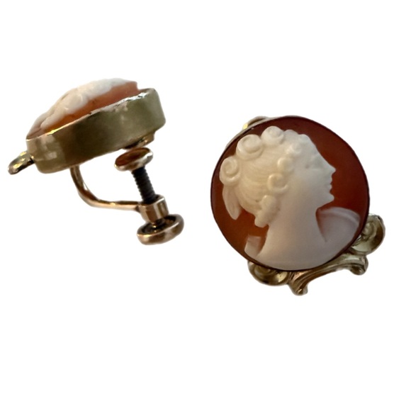 Vintage 12 K Cameo Earrings in Gold screwback - Picture 2 of 3